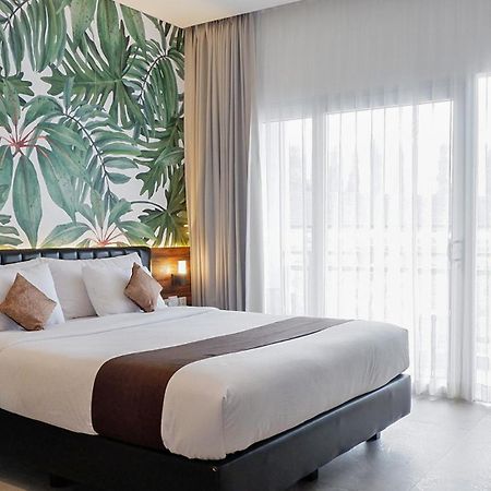 Front One Resort Magelang Extérieur photo